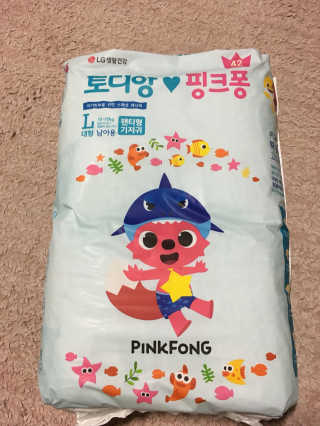 LG생활건강 토디앙 핑크퐁 팬티형 기저귀 — 4.5점을 준 리뷰어가 2017년 4월 올린 사용 사진