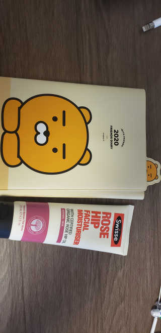 SWISSE 스위스 로즈힙 페이셜 모이스처라이저 로션 — 4점을 준 리뷰어가 2019년 11월 올린 사용 사진