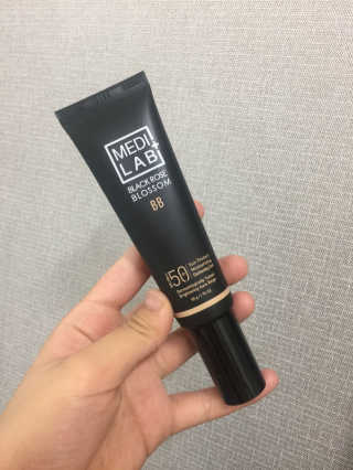데이셀코스메틱 메디 랩 블랙로즈 블로썸 비비 50g — 4.5점을 준 리뷰어가 2017년 7월 올린 사용 사진