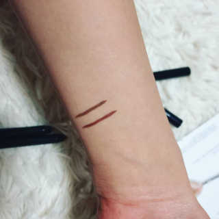 머지 더 퍼스트 젤 아이라이너 NEW 브라운 컬러 — 5점을 준 리뷰어가 2019년 4월 올린 사용 사진