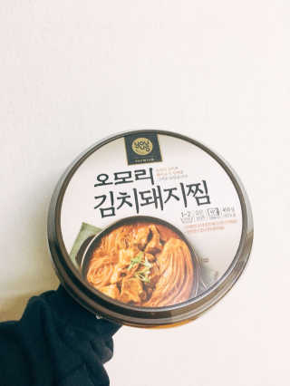GS25 YOU US  오모리김치돼지찜 — 4.33점을 준 리뷰어가 2018년 3월 올린 사용 사진