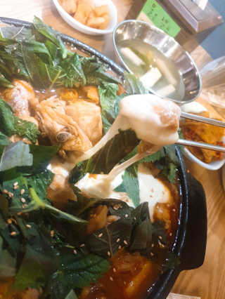 [대성이네_신촌] 깻잎큰닭찜 한마리+사리 中 택2 set — 3.5점을 준 리뷰어가 2019년 3월 올린 사용 사진