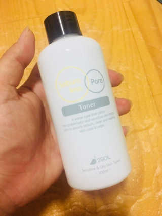 이솔화장품 이솔 세범 리스 포어 토너 200ml — 3.5점을 준 리뷰어가 2018년 8월 올린 사용 사진