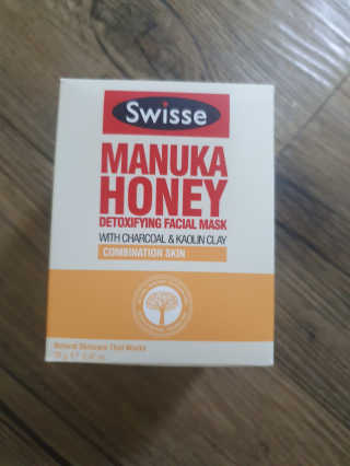 SWISSE 스위스 마누카 허니 디톡시파잉 페이셜 마스크 — 3.5점을 준 리뷰어가 2020년 1월 올린 사용 사진