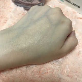 헤브닝 인텐시브 화이트닝크림 50ml — 4점을 준 리뷰어가 2018년 9월 올린 사용 사진