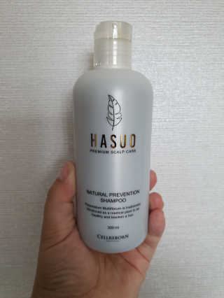 셀리본 하수오 내츄럴 프리벤션 탈모관리 샴푸 300ml — 4.5점을 준 리뷰어가 2019년 11월 올린 사용 사진