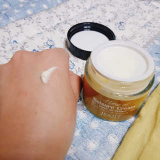 지고트 마유 모이스처 크림 70ml — 3.5점을 준 리뷰어가 2019년 4월 올린 사용 사진