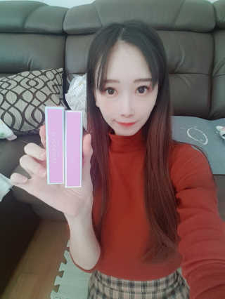 [블랙루즈] 에어 핏 벨벳 틴트 시즌2 中 택1+랜덤1 — 5점을 준 리뷰어가 2018년 10월 올린 사용 사진