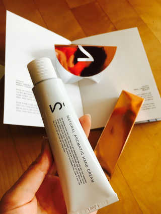 세컨리스트 내추럴 아로마틱 핸드크림 — 4점을 준 리뷰어가 2016년 11월 올린 사용 사진