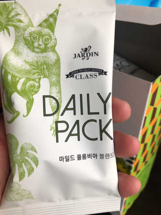 (주)쟈뎅 [쟈뎅] 클래스 신선한 하루 원두+여과지 SET — 5점을 준 리뷰어가 2019년 4월 올린 사용 사진