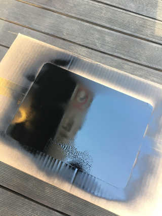 크라이런 칠판 페인트 스프레이 — 2.5점을 준 리뷰어가 2017년 6월 올린 사용 사진