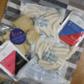 잠실맛집,홍코너떡볶이가우리집에[옛날맛,짜장맛옵션] — 4점을 준 리뷰어가 2019년 12월 올린 사용 사진