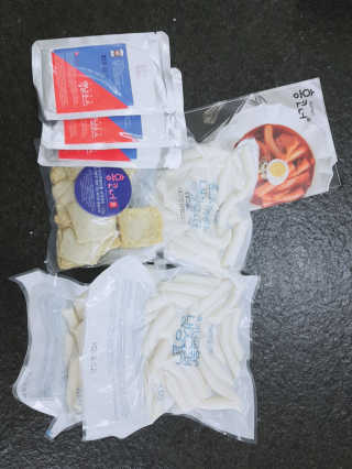 [홍코너떡볶이]옛날떡볶이 인기맛 4팩세트 — 5점을 준 리뷰어가 2019년 11월 올린 사용 사진