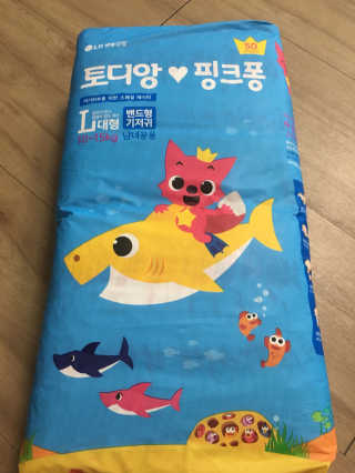 LG생활건강 토디앙 핑크퐁 밴드형 기저귀 — 4.83점을 준 리뷰어가 2017년 7월 올린 사용 사진