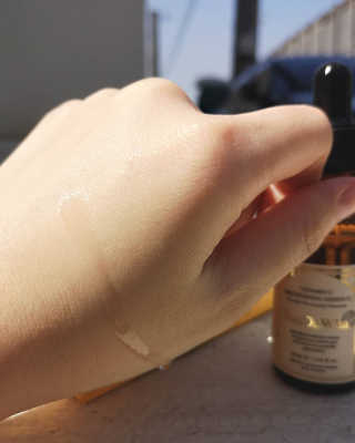 [스킨큐어] 산다화 비타민C 화이트닝 에센스 30ml — 5점을 준 리뷰어가 2019년 7월 올린 사용 사진