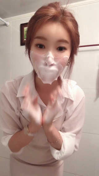 [더메디닥터] 이데베논 클렌징 무스 — 5점을 준 리뷰어가 2019년 6월 올린 사용 사진