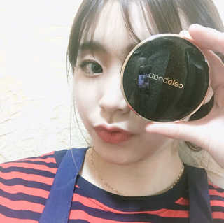 셀레뷰 블랙 세럼 팩트 — 3.33점을 준 리뷰어가 2017년 9월 올린 사용 사진