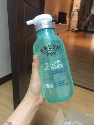 프레시팝 그린허브레시피 샴푸 — 3.83점을 준 리뷰어가 2017년 6월 올린 사용 사진