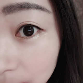 [블랙루즈] 펄블리 아이 글리터 2종 — 4점을 준 리뷰어가 2019년 1월 올린 사용 사진