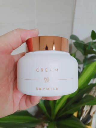 스카이밀크 SKYMILK 당나귀밀크 크림 — 5점을 준 리뷰어가 2019년 12월 올린 사용 사진