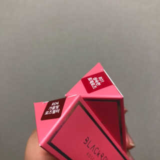 [블랙루즈] 로즈 벨벳 립스틱 택1+랜덤1 — 2.83점을 준 리뷰어가 2019년 1월 올린 사용 사진