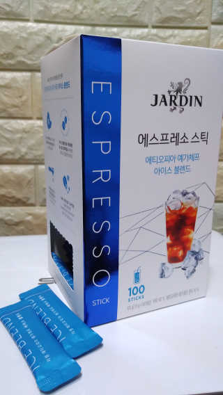 (주)쟈뎅 [쟈뎅] 에스프레소스틱 아이스블렌드 — 4점을 준 리뷰어가 2019년 5월 올린 사용 사진