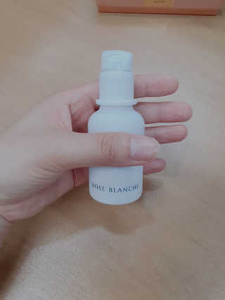 ROSE BLANCHE 로제블랑쉐 인텐시브 수딩 세럼 — 5점을 준 리뷰어가 2019년 7월 올린 사용 사진