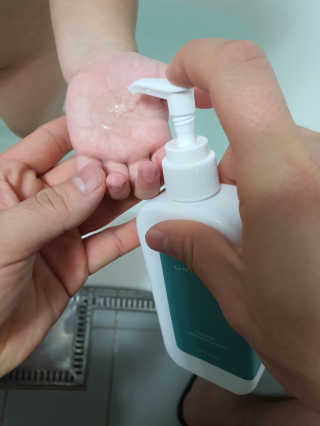 엄마프움 시알릴락토스 오가닉 샴푸앤바스 — 5점을 준 리뷰어가 2019년 12월 올린 사용 사진