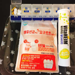 마띠유 생유산균 먹고 또 요구르트도 먹고 30알X2 + 10알X1 — 5점을 준 리뷰어가 2018년 7월 올린 사용 사진