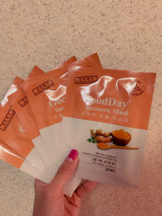 GoodDay Skincare GoodDay 강황 마스크 — 5점을 준 리뷰어가 2020년 2월 올린 사용 사진