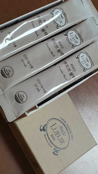[하우투잇] 뤼에르 쿠르브 블랙 10ml x 30포 총 300ml — 4점을 준 리뷰어가 2020년 3월 올린 사용 사진