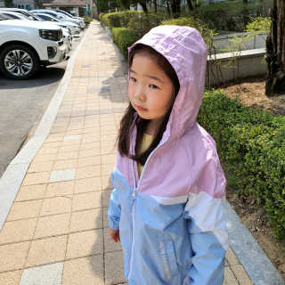 인디고뱅크키즈 메쉬 배색 점퍼 — 5점을 준 리뷰어가 2020년 3월 올린 사용 사진