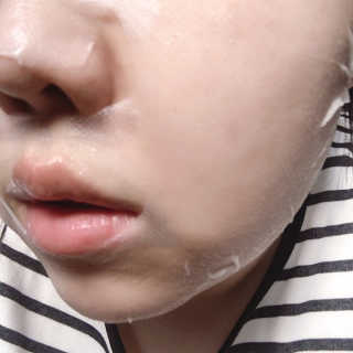 웰더마 사파이어 콜라겐 임팩트 에센셜 마스크 — 3.5점을 준 리뷰어가 2019년 4월 올린 사용 사진