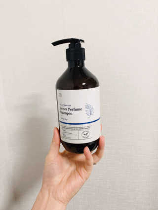 달리프 베러 퍼퓸 샴푸 1000ml 레이니데이 or 일랑로즈 — 5점을 준 리뷰어가 2020년 2월 올린 사용 사진