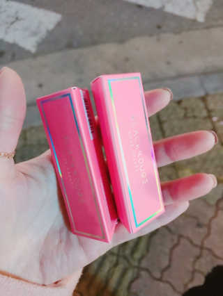 [블랙루즈] 로즈 벨벳 립스틱 택1+랜덤1 — 5점을 준 리뷰어가 2019년 1월 올린 사용 사진