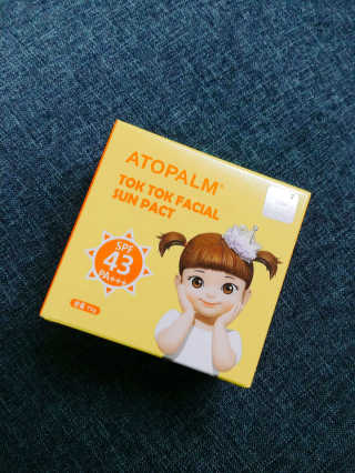 아토팜 톡톡 페이셜 선팩트 SPF43 PA+++ — 4.67점을 준 리뷰어가 2018년 3월 올린 사용 사진