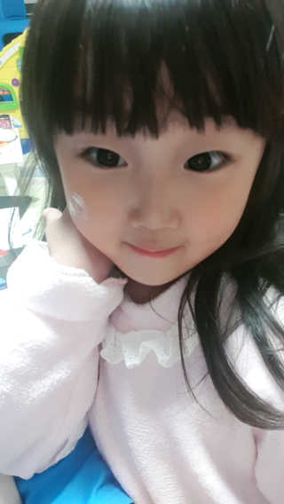 수밤키즈보습크림 45ml 1개 + 헤드투토바디워시 샘플 — 4점을 준 리뷰어가 2019년 11월 올린 사용 사진