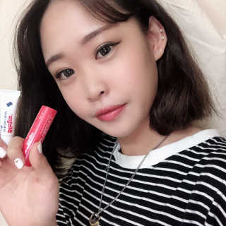 블리스텍스 립 릴리프 크림 립밤, 립 바이브런스 립밤 — 5점을 준 리뷰어가 2018년 11월 올린 사용 사진