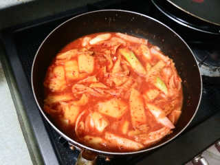 땡땡쿡 더실비김치찌개 2인분 710g 라면사리 포함 — 4.5점을 준 리뷰어가 2020년 2월 올린 사용 사진
