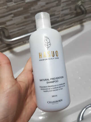 셀리본 하수오 내츄럴 프리벤션 탈모관리 샴푸 300ml — 3점을 준 리뷰어가 2019년 11월 올린 사용 사진
