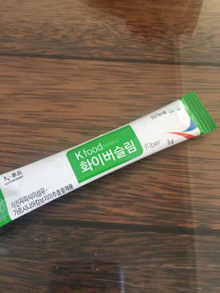 두루원 똥기사의 Kfood 화이버슬림 — 3.17점을 준 리뷰어가 2018년 8월 올린 사용 사진