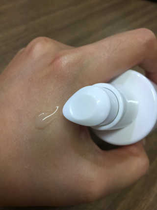 올리베리어 듀얼 모이스트 히알루론 에센스 — 1점을 준 리뷰어가 2016년 10월 올린 사용 사진