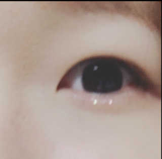 딜라잇18 홀리몰리 글리터라이너 — 4.5점을 준 리뷰어가 2016년 10월 올린 사용 사진