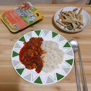 뜰아채유통 춘천닭갈비덮밥소스와 머쉬마루 버섯 — 4.5점을 준 리뷰어가 2018년 10월 올린 사용 사진