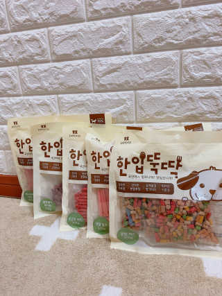 펫토리아 한입뚝딱 국내산 강아지간식 BEST 5종 — 5점을 준 리뷰어가 2019년 5월 올린 사용 사진