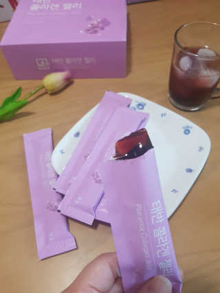 네츄럴굿띵스 태반 콜라겐 젤리 15포 — 4.67점을 준 리뷰어가 2018년 9월 올린 사용 사진