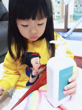 엄마프움 시알릴락토스 오가닉 샴푸앤바스 — 5점을 준 리뷰어가 2019년 12월 올린 사용 사진