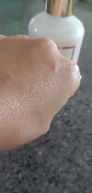레드컨테이너 페로몬향 퍼퓸 바디에멀전 — 5점을 준 리뷰어가 2020년 3월 올린 사용 사진