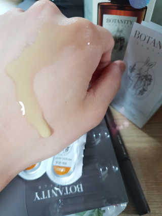 보타니티 [홍]조[진]정[결]케어 플라본 세럼 — 4.67점을 준 리뷰어가 2018년 5월 올린 사용 사진