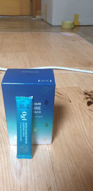 오지아이 워터 밤 모이스처 슬리핑 팩 4ml X 20pcs — 3.5점을 준 리뷰어가 2019년 12월 올린 사용 사진